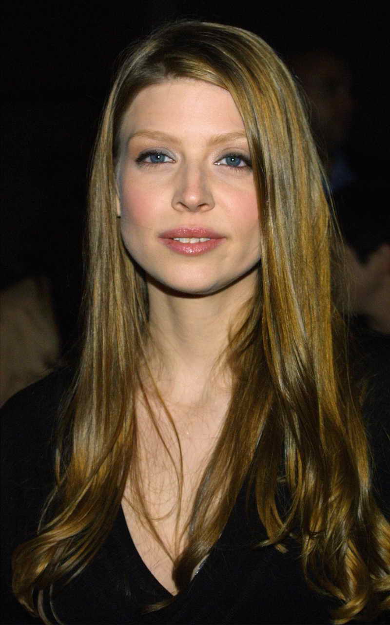 Amber Benson Height and Weight-1