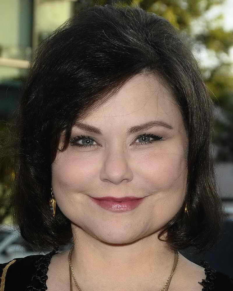 Delta Burke Height and Weight-1