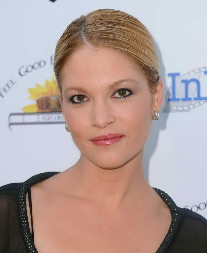 Nicki Aycox Height and Weight-1