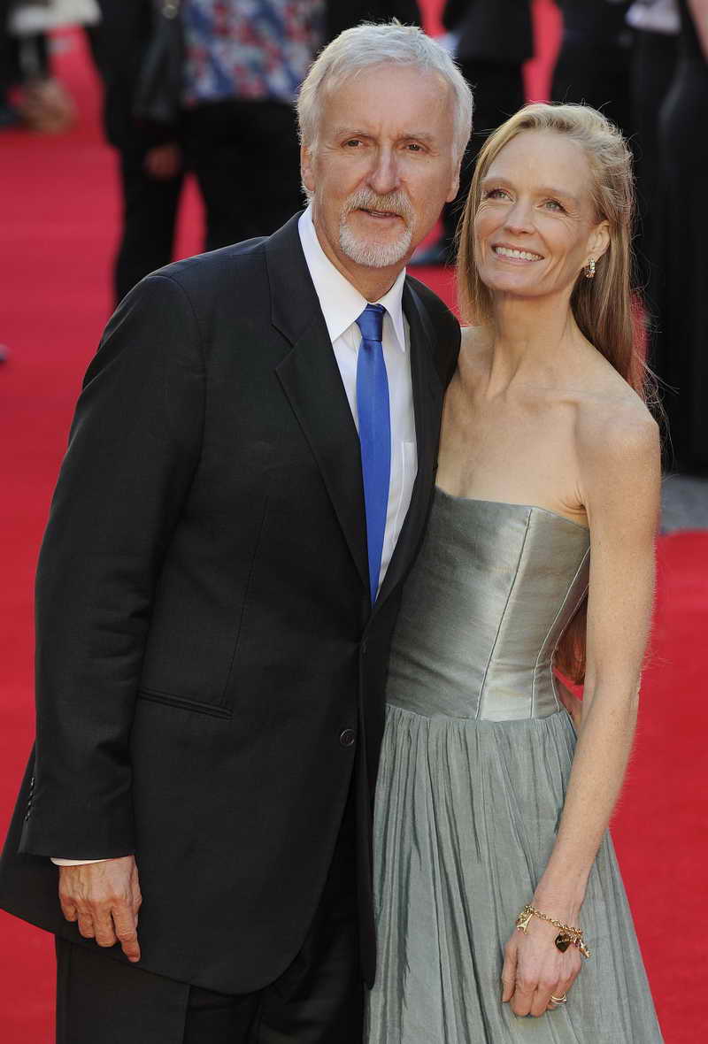 Suzy Amis Height and Weight-2