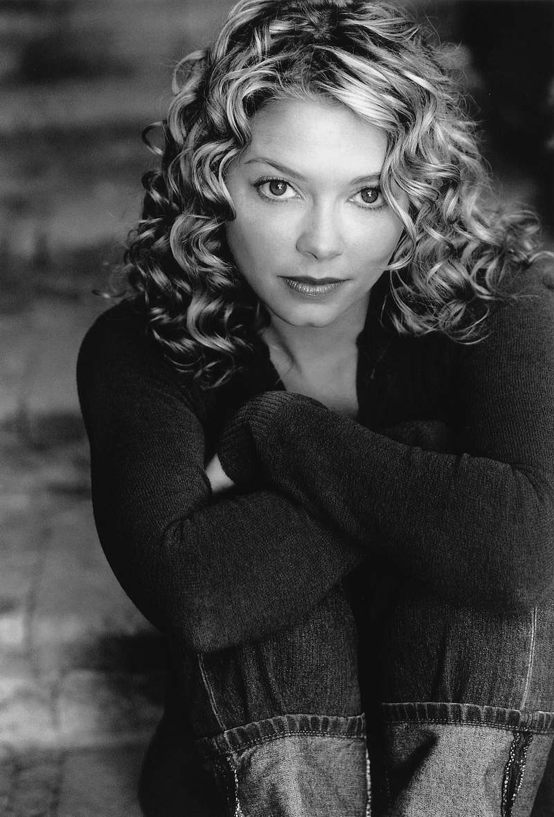 Amanda Detmer Height and Weight-3