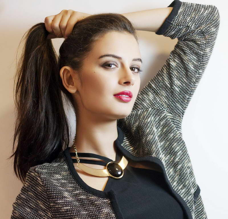 Evelyn Sharma Height and Weight-3