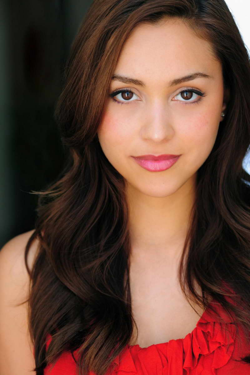 Lindsey Morgan Height and Weight-1