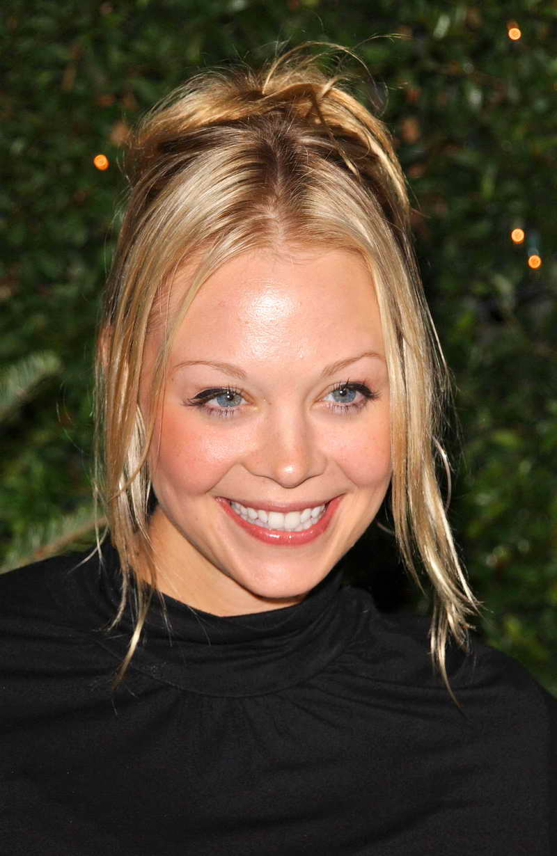 Alexandra Holden Height and Weight-3