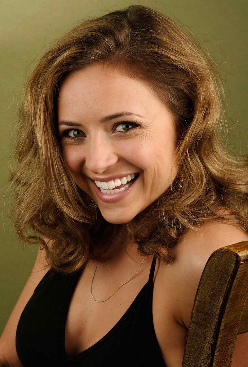 Christine Lakin Height and Weight-1