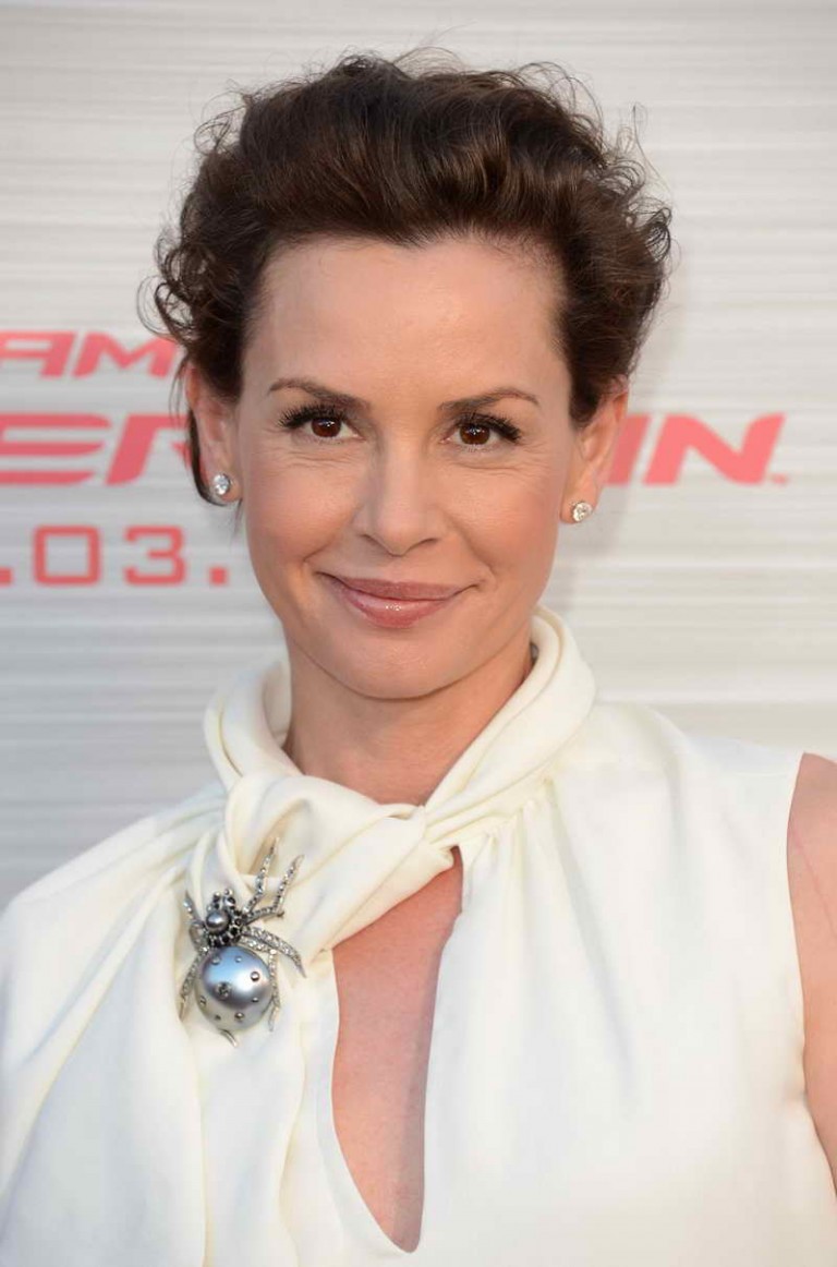 Embeth Davidtz Height and Weight | Celebrity Weight | Page 3
