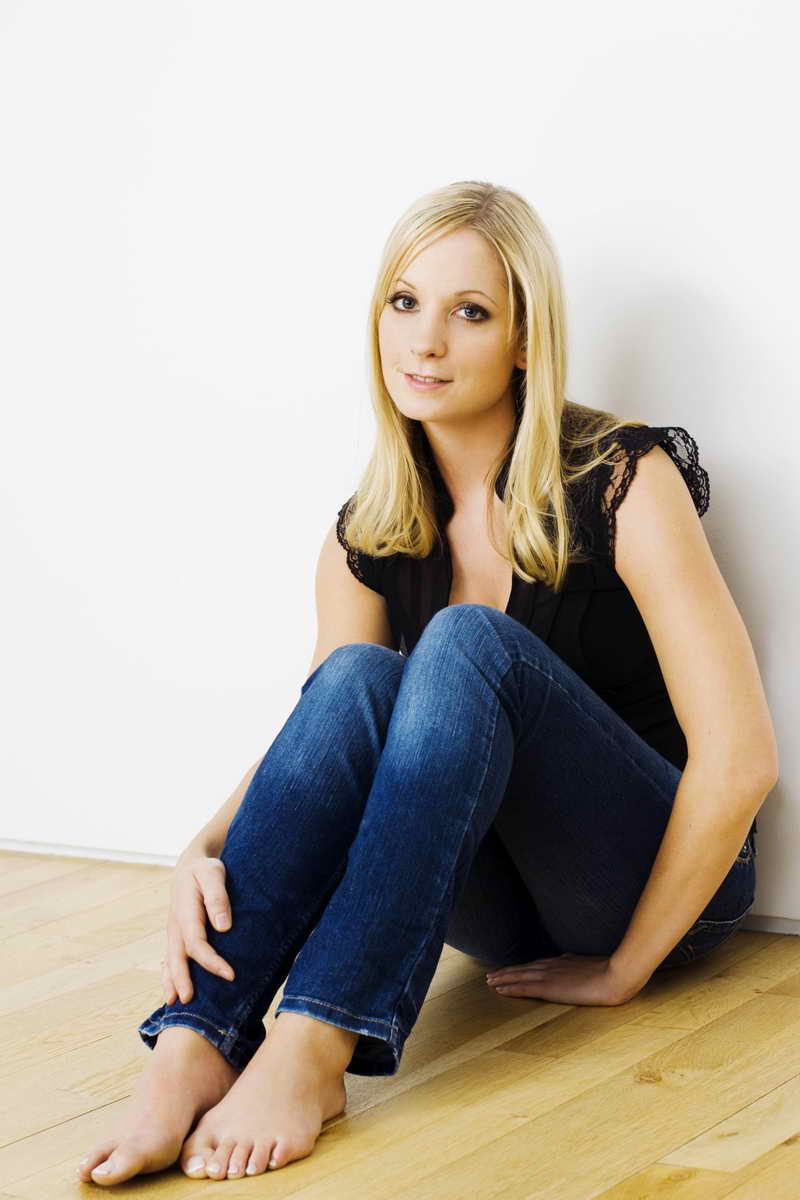 Joanne Froggatt Height and Weight-3