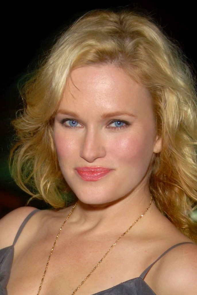 Nicholle Tom Height and Weight | Celebrity Weight | Page 3