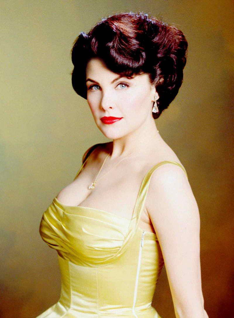 Sherilyn Fenn Height and Weight-1