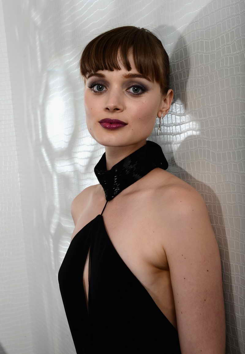 Bella Heathcote Height and Weight-2