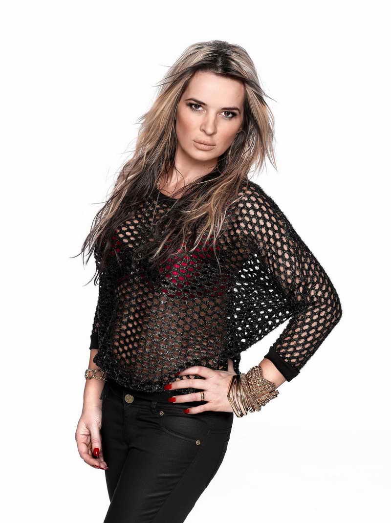 Kierston Wareing Height and Weight-3