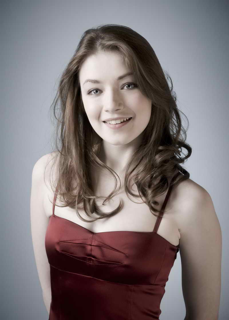 Sarah Bolger Height and Weight-1