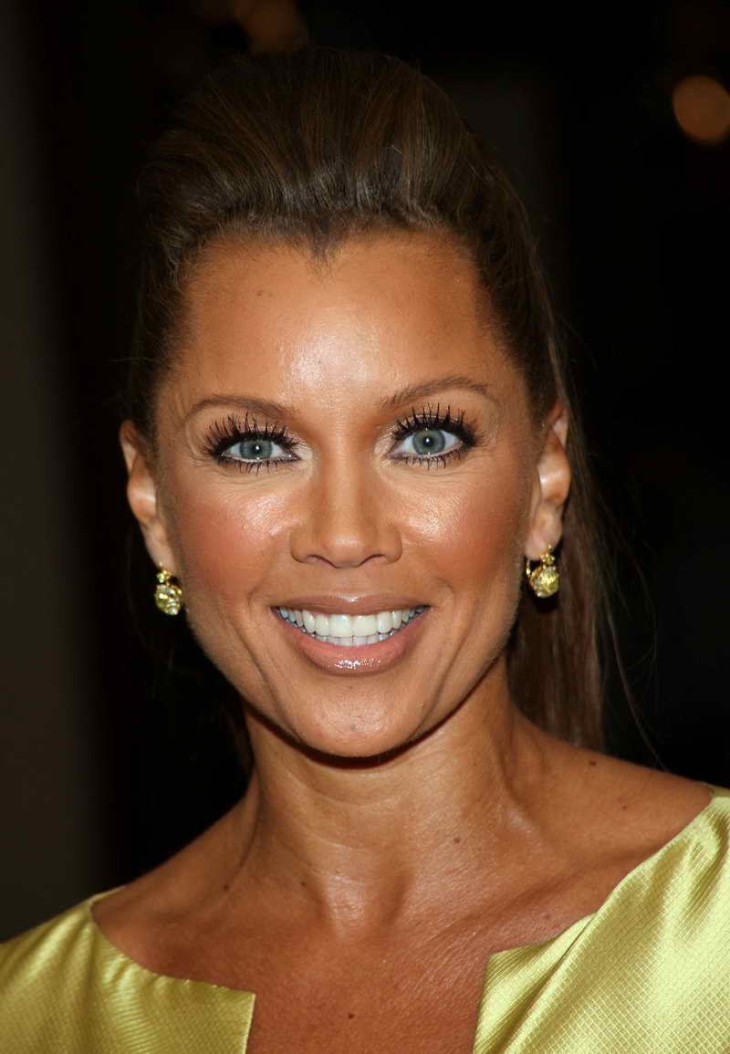 Vanessa Williams Height and Weight-2