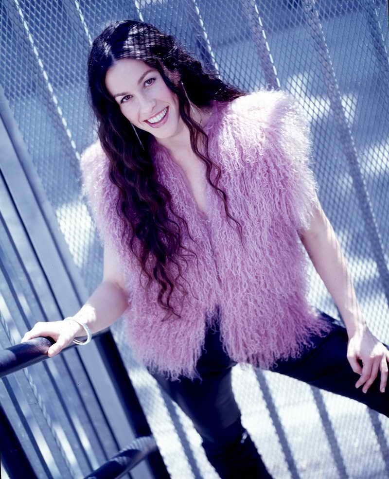 Alanis Morissette Height and Weight-2