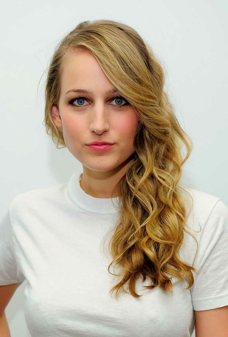 Leelee Sobieski Height and Weight-3