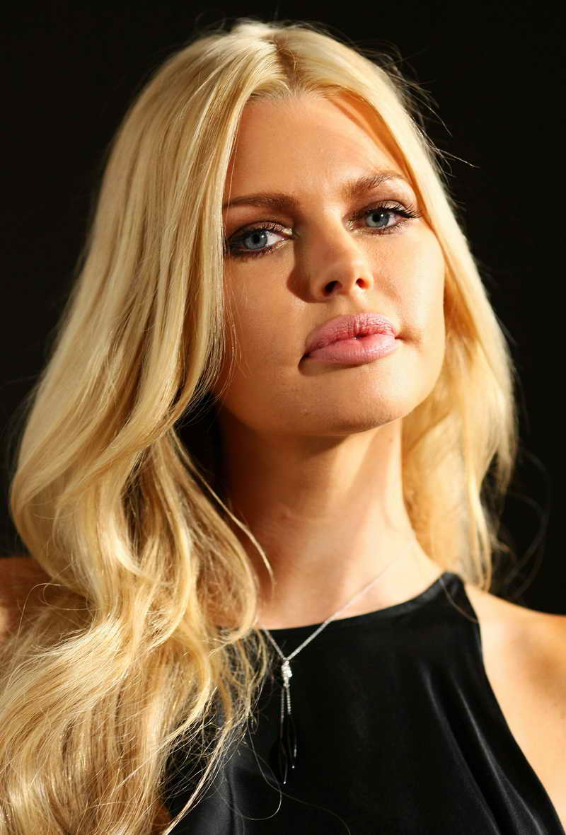 Sophie Monk Height and Weight-2