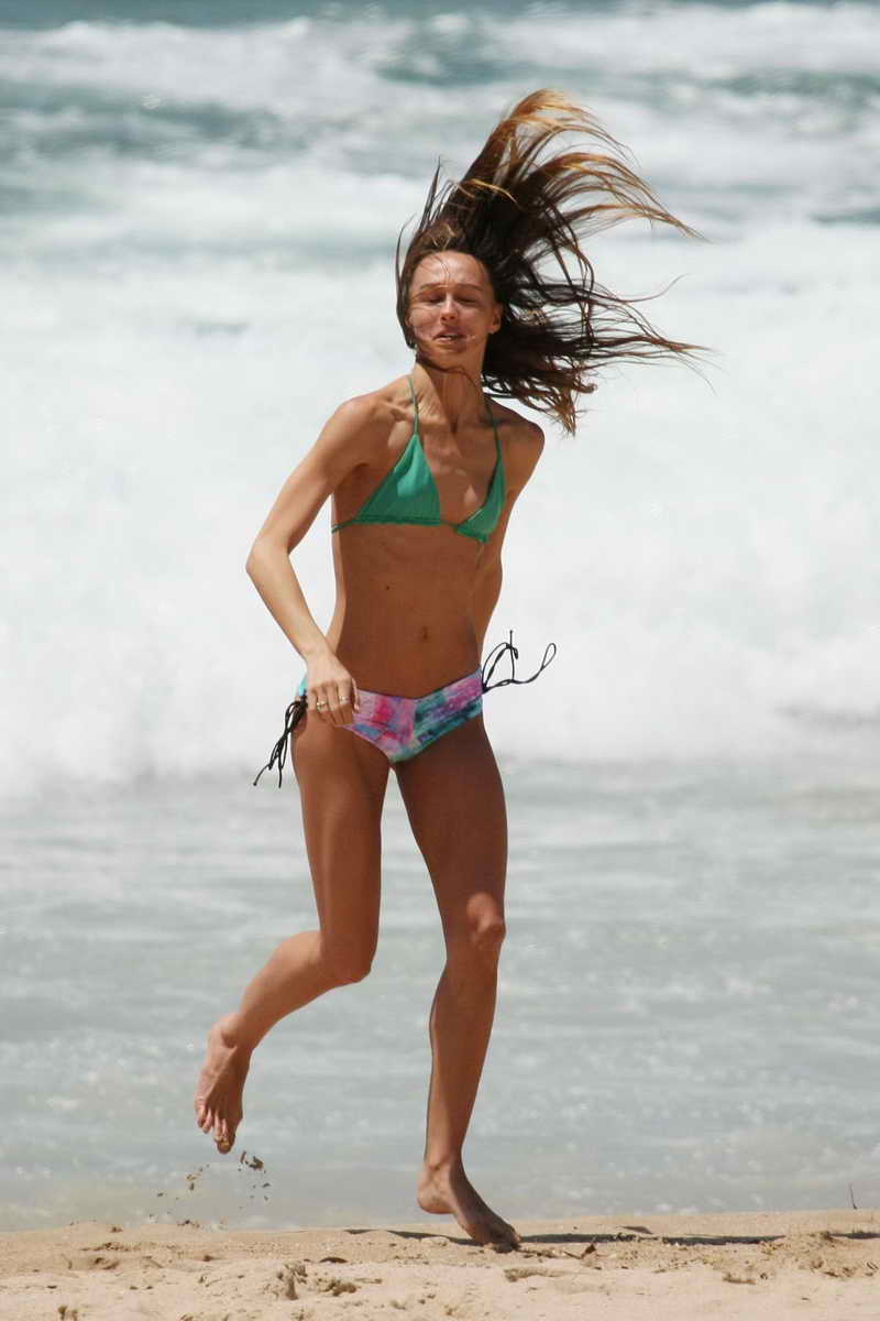 Sharni Vinson Height and Weight-2