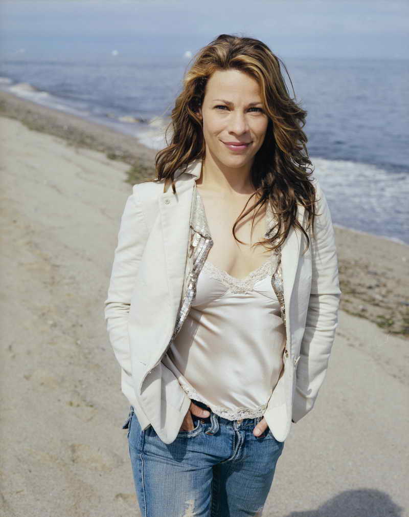 Lili Taylor Height and Weight-3