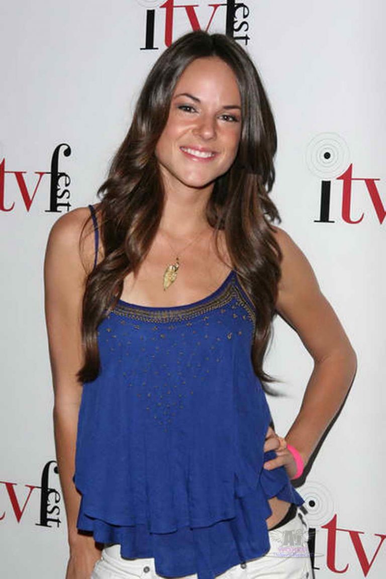 Sarah Butler Height And Weight Celebrity Weight