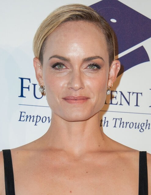 Amber Valletta Height and Weight