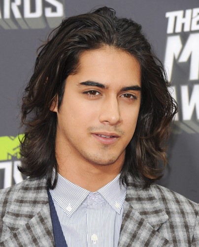 Avan Jogia Height and Weight