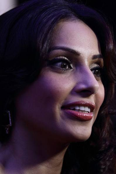 Bipasha Basu Height and Weight