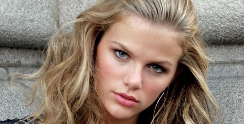 Brooklyn Decker Height and Weight