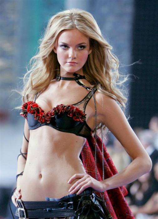 Caroline Trentini Height and Weight