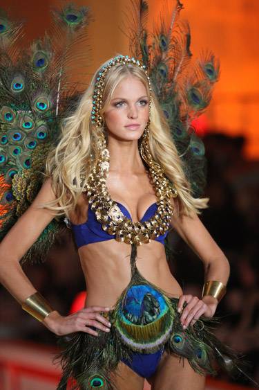 Erin Heatherton Height and Weight