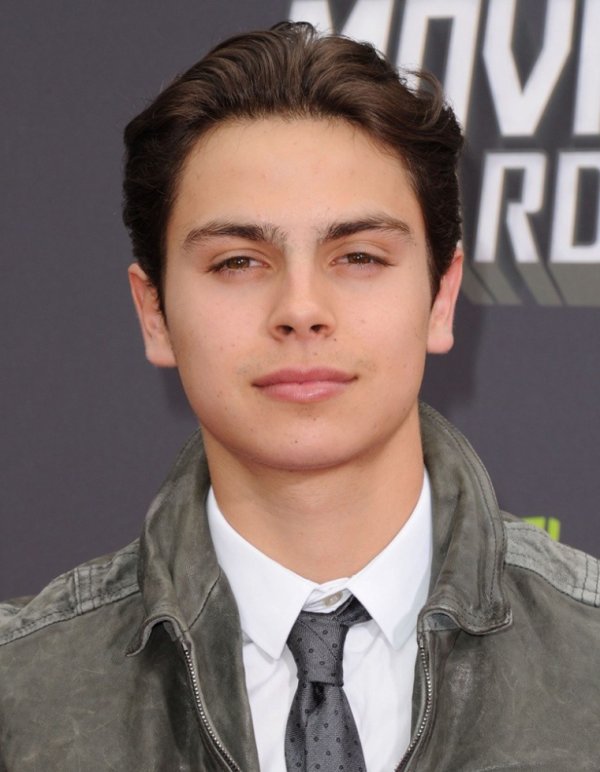 Jake T. Austin Height and Weight