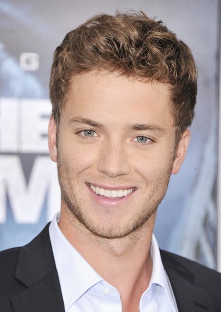 Jeremy Sumpter Height and Weight