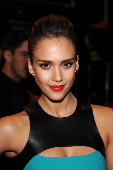 Jessica Alba Height and Weight