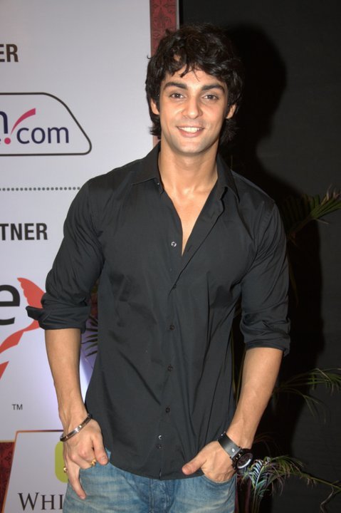 Karan Wahi Height and Weight