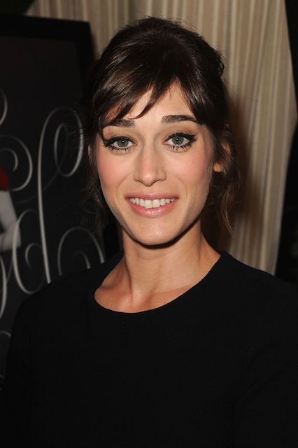 Lizzy Caplan Height and Weight