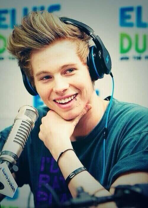 Luke Hemmings Height and Weight