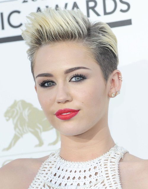 Miley Cyrus Height and Weight