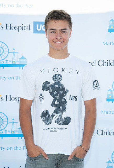 Peyton Meyer Height and Weight