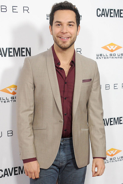 Skylar Astin Height and Weight