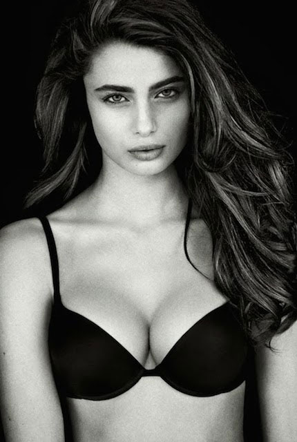 Taylor Hill Height and Weight