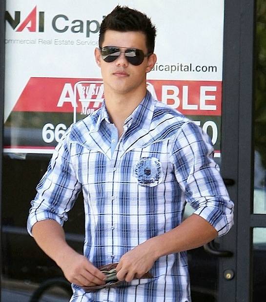 Taylor Lautner Height and Weight